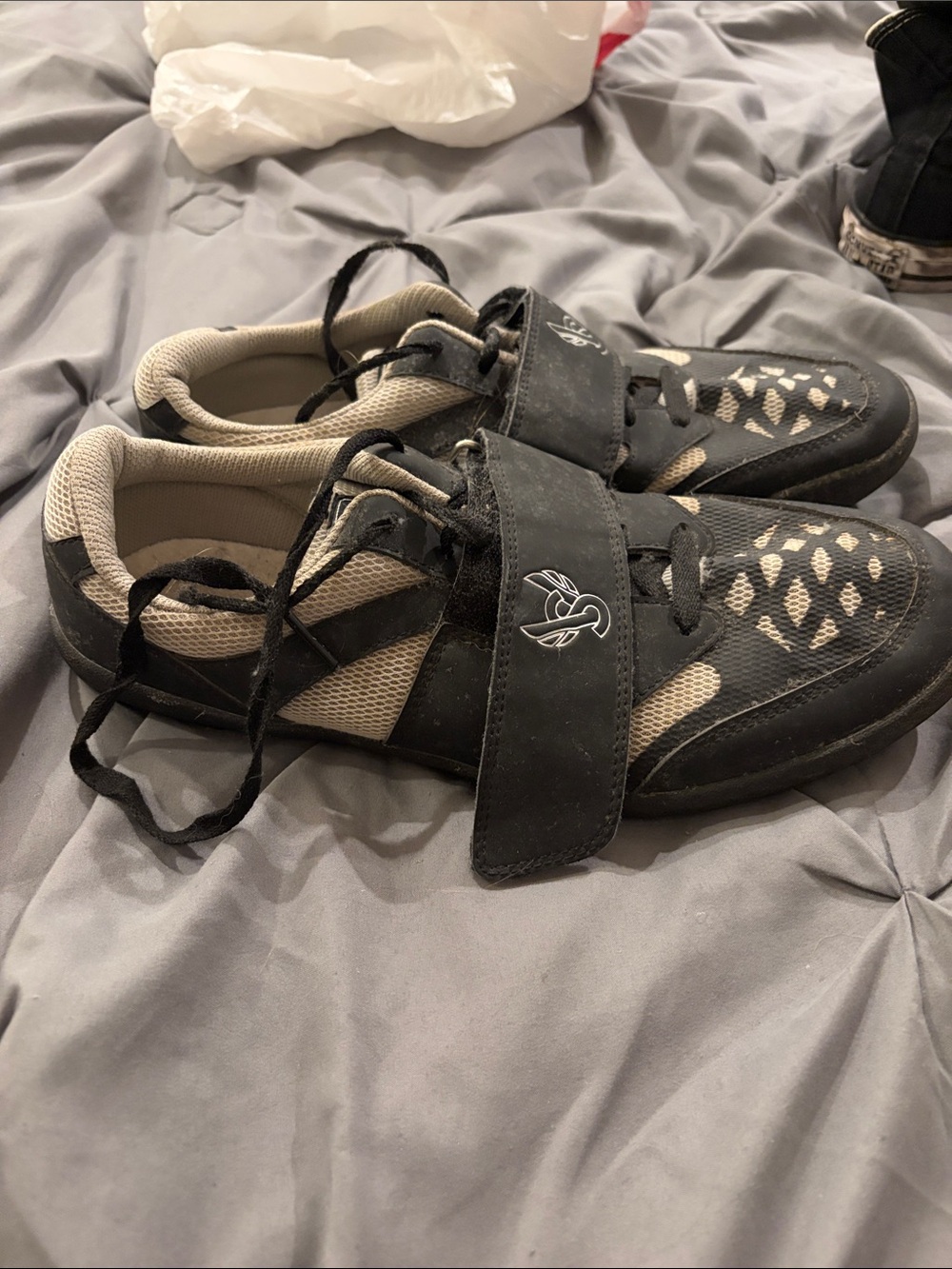 VS Track and Field Thrower Black and Beige Athletic Shoes with Velcro Strap